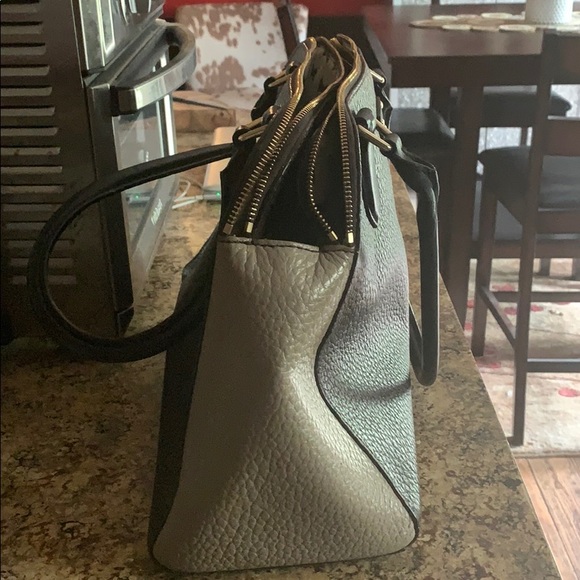 Large pebbled leather Kate Spade purse. - Picture 2 of 3